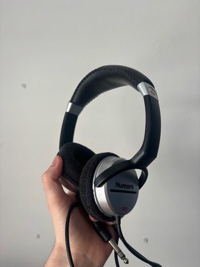 Pioneer DDJ FLX-4, Speakers & Headphone Starter Kit