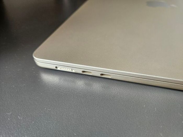 Macbook Air 15 inch M3 16GB RAM 256GB Starlight