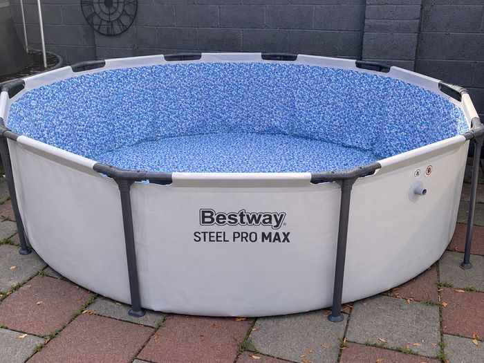 Bestway Swimming Pool