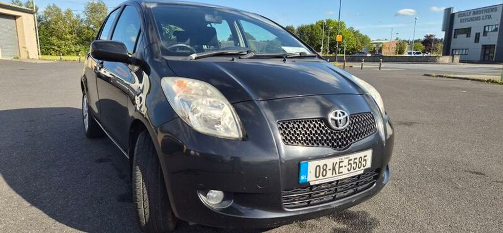 TOYOTA Yaris 1.0 Petrol Fresh NCT Today & Taxed Black Manual
