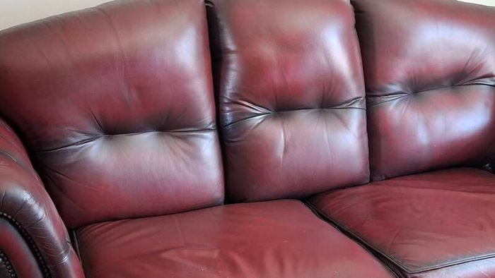 Leather Chesterfield 3 piece suite ( 3-2-1 with sprung pullout bed)