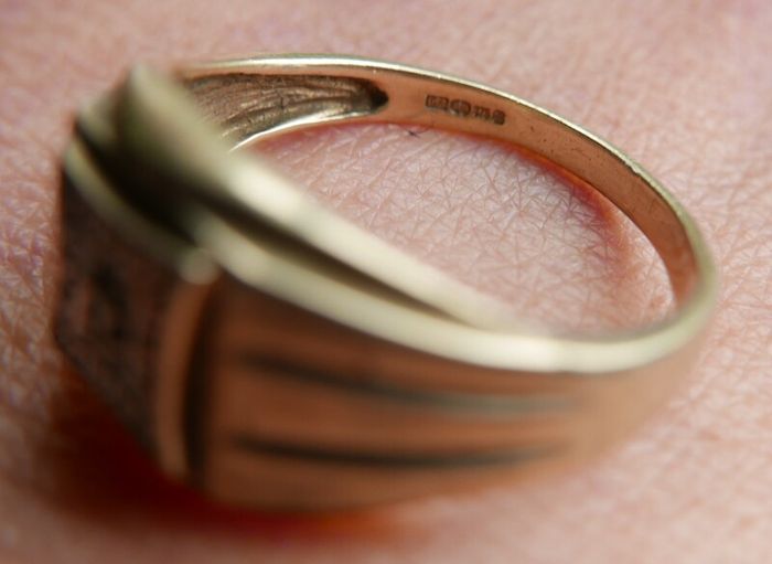 Vintage 9Ct Solid Yellow Gold 375 Diamond Mens Signet Ring 3,5g size S