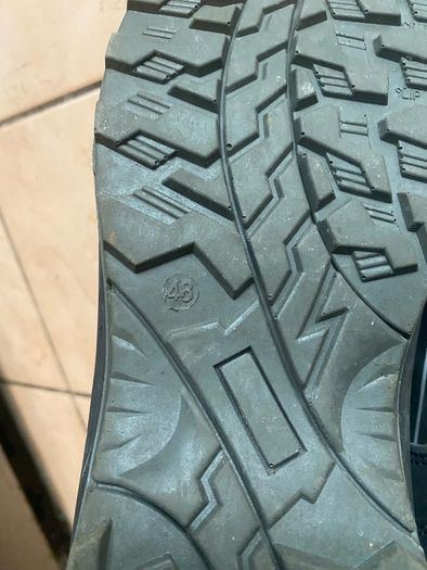 safety boots 48 size near to new