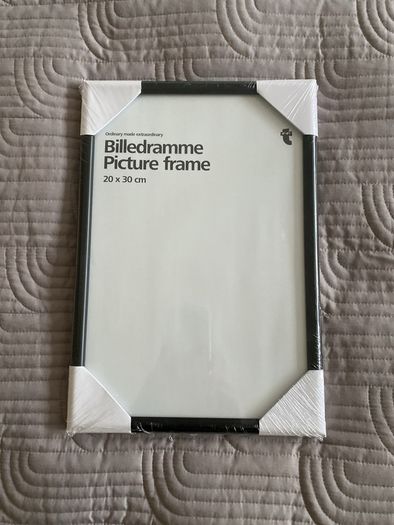 BNWT Photo frame - black