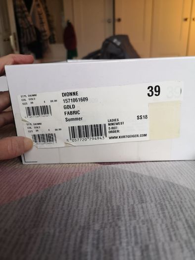 Nine West gold ladies shoe. Size 6/39. Never worn. Original box and packaging.