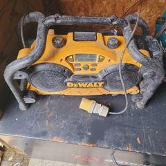dewalt radio 18v/110v