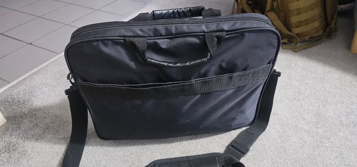 Brand New Dell Laptop Shoulder Bag (Black) Adjustable Strap