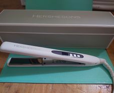 Professional Titanium Ionic Plate Professional Hair Straightener by Hersheson