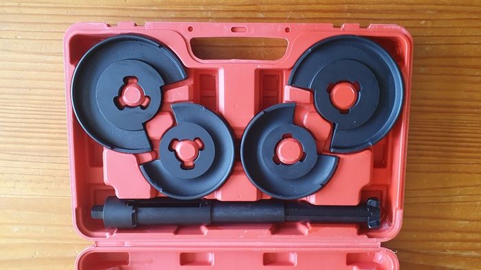 ENERGY Coil Spring Compressor