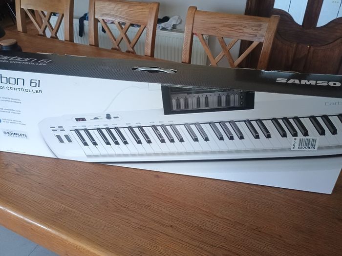 Samson Carbon 61 Midi ControllerKeyboard