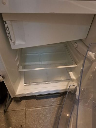 Undercounter fridge freezer integrated Zanussi