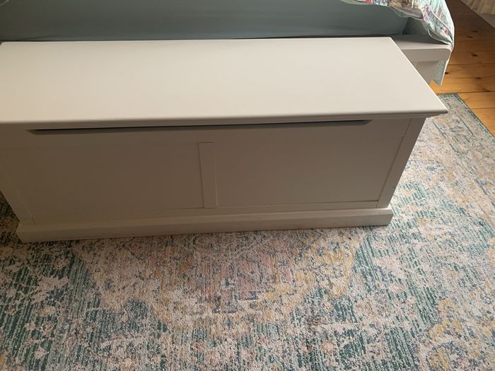blanket box/ toy chest