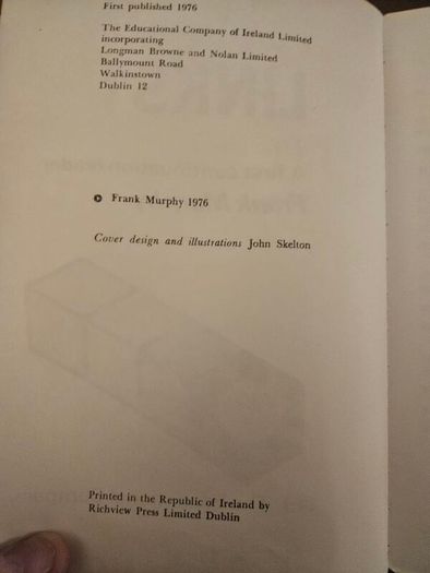 O Links 1. The Gift. A First Continuation Reader By Frank Murphy. First Edition 1976 Paperback In Good Condition.  See Photos For Condition.