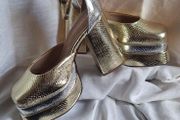 Karen Millen Gold Platform Court Shoes