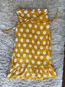 River Island yellow white polka dot print skirt size 8 tie belt ruffle hem