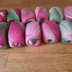 Ombre knitting wool