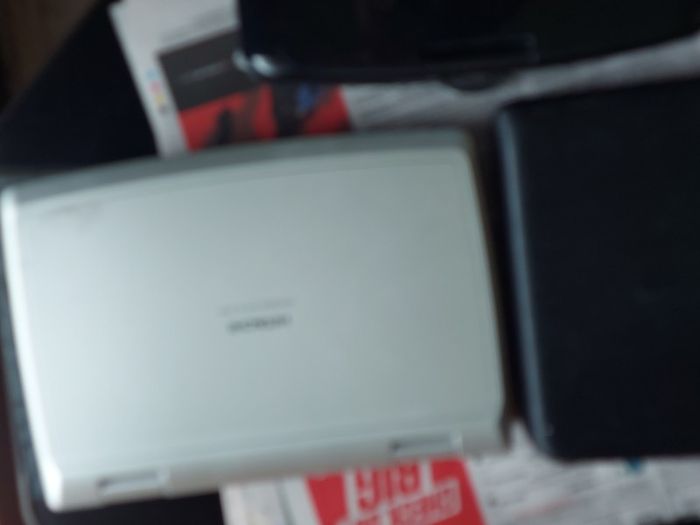 5 Portable DVD Players, all working, but no charges for them, all in very good condition