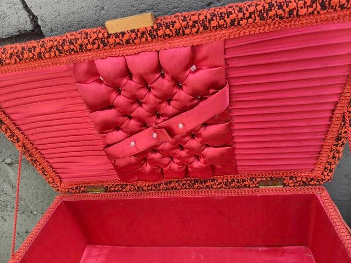 Vintage Sewing basket on legs