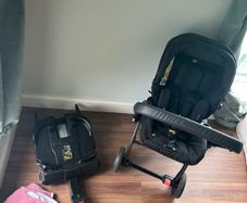 Doona X car seat stroller WITH BASE