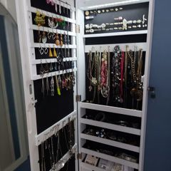 Jewellery cabinet brand new(damaged mirror)