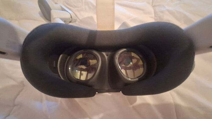 meta quest 3 with controllers and earmuffs, all working good condition
