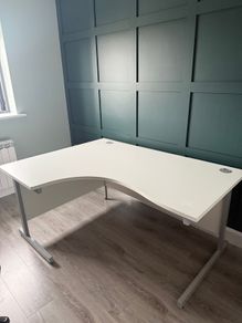 Free desk and whiteboard