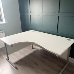 Free desk and whiteboard