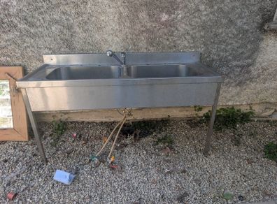 stainless steel sink