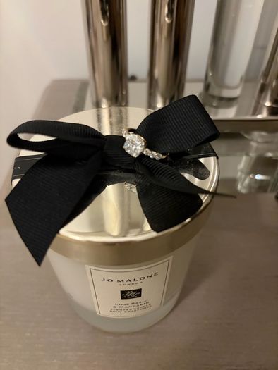 2ct Diamond cushion ring, 14kt gold