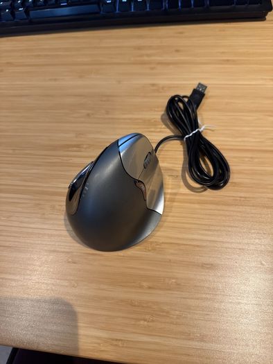 Vertical Ergonomic Mouse