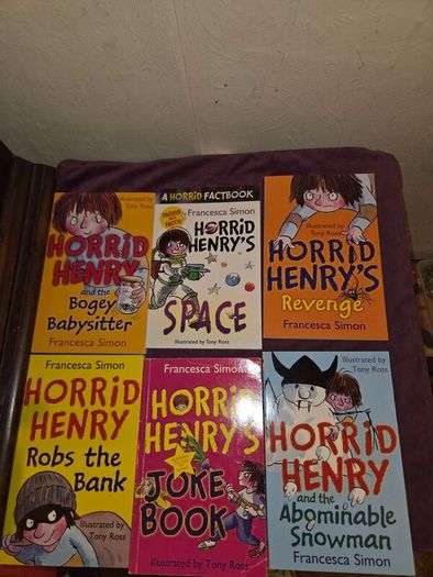 30 Horrid Henry Books
