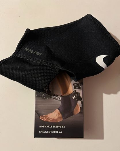Nike pro ankle sleeve protector size large
