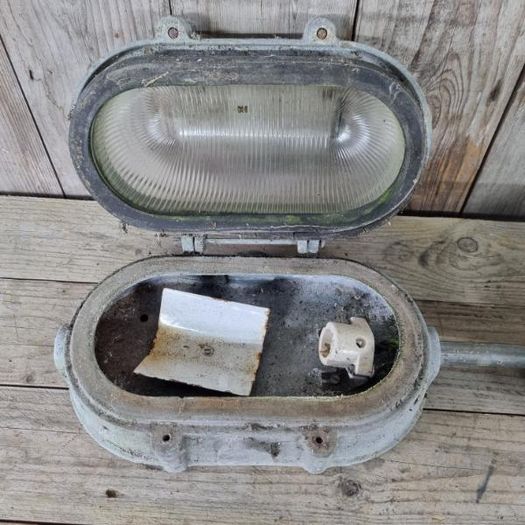 Bulkhead Light Pair KAS1291