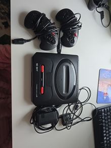 Sega Megadrive 2 + 2 Controllers + 6 Button Arcade stick Boxed + 8 games