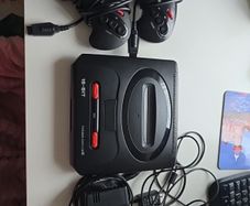 Sega Megadrive 2 + 2 Controllers + 6 Button Arcade stick Boxed + 8 games