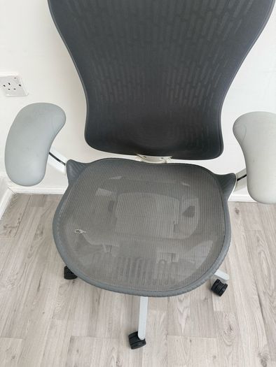 Herman Miller Mirra 2