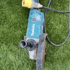 Makita GA9020 9-inch angle grinder