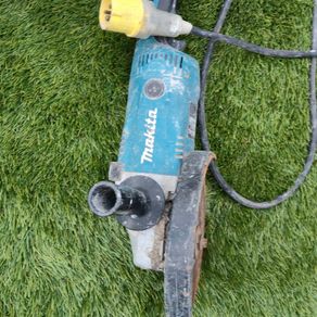 Makita GA9020 9-inch angle grinder