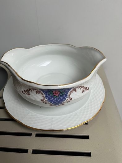 Bone China Sauce Boat & Plate