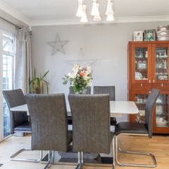 table & 6 chairs