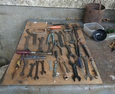 good amount of vintage tools