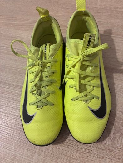 Nike Air Zoom Football boots/Astro trainers UK4