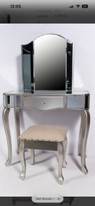 Dressing table