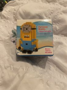 100 piece minion/ particles blocks