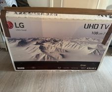 LG 43UJ630V - Parts only, LCD screen broken