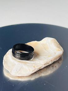 Black ring