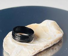 Black ring
