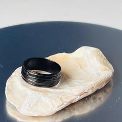 Black ring