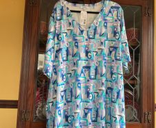 Kjbrand New  FURTHER REDUCED Top In Shades Of Turquoise, Sapphire  Blue  , White And  Lilac. Length Is 33 Inches