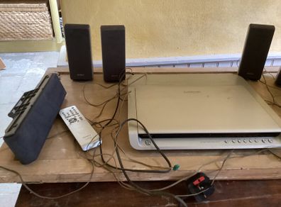 surround sound theatre system